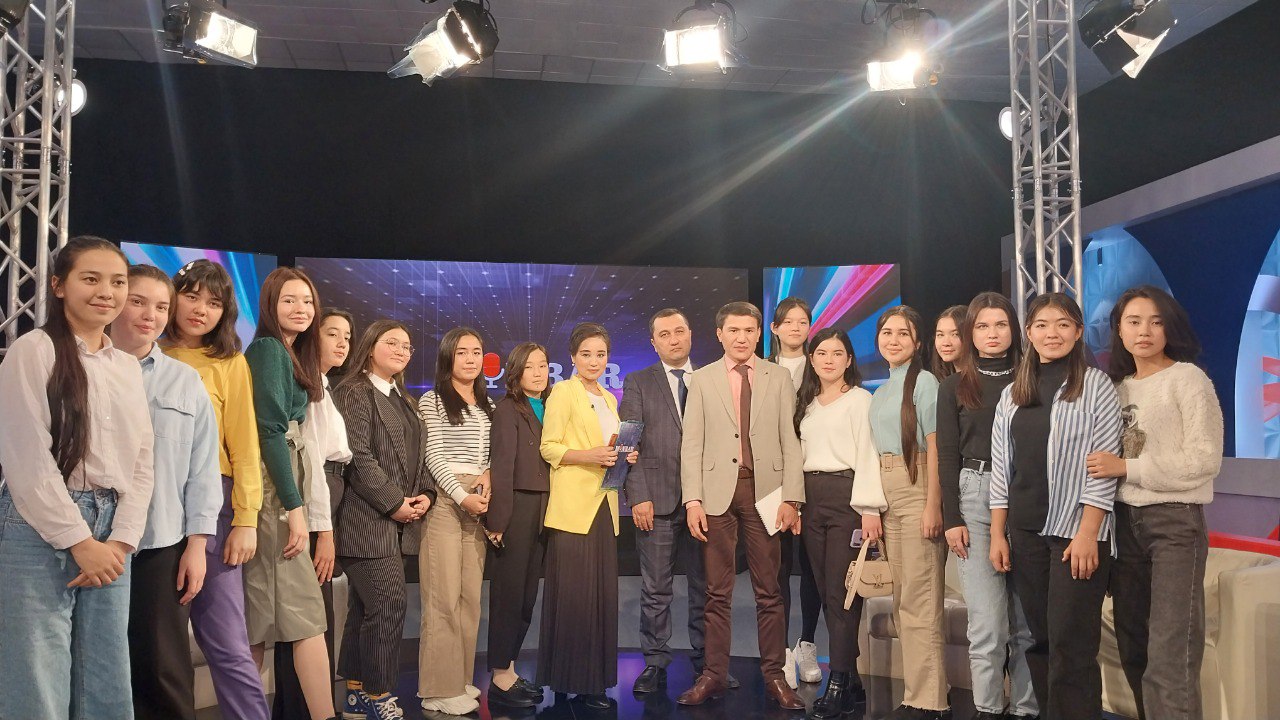 AU students take part in TV show, learn process of recording shows 43 photo 2022 11 11 20 04 18